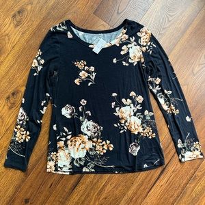 Maurice’s Navy Floral Top
